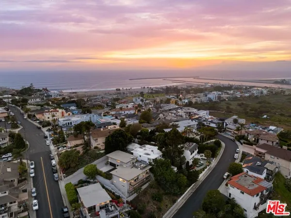 $3,195,000 | 411 Rees Street, Playa del Rey, CA 90293