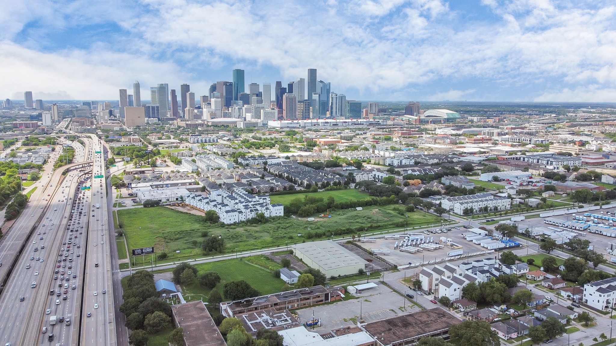 3310 Pease Street, Unit B Houston, TX 77003 - Photo 3 of 50 a view of a city