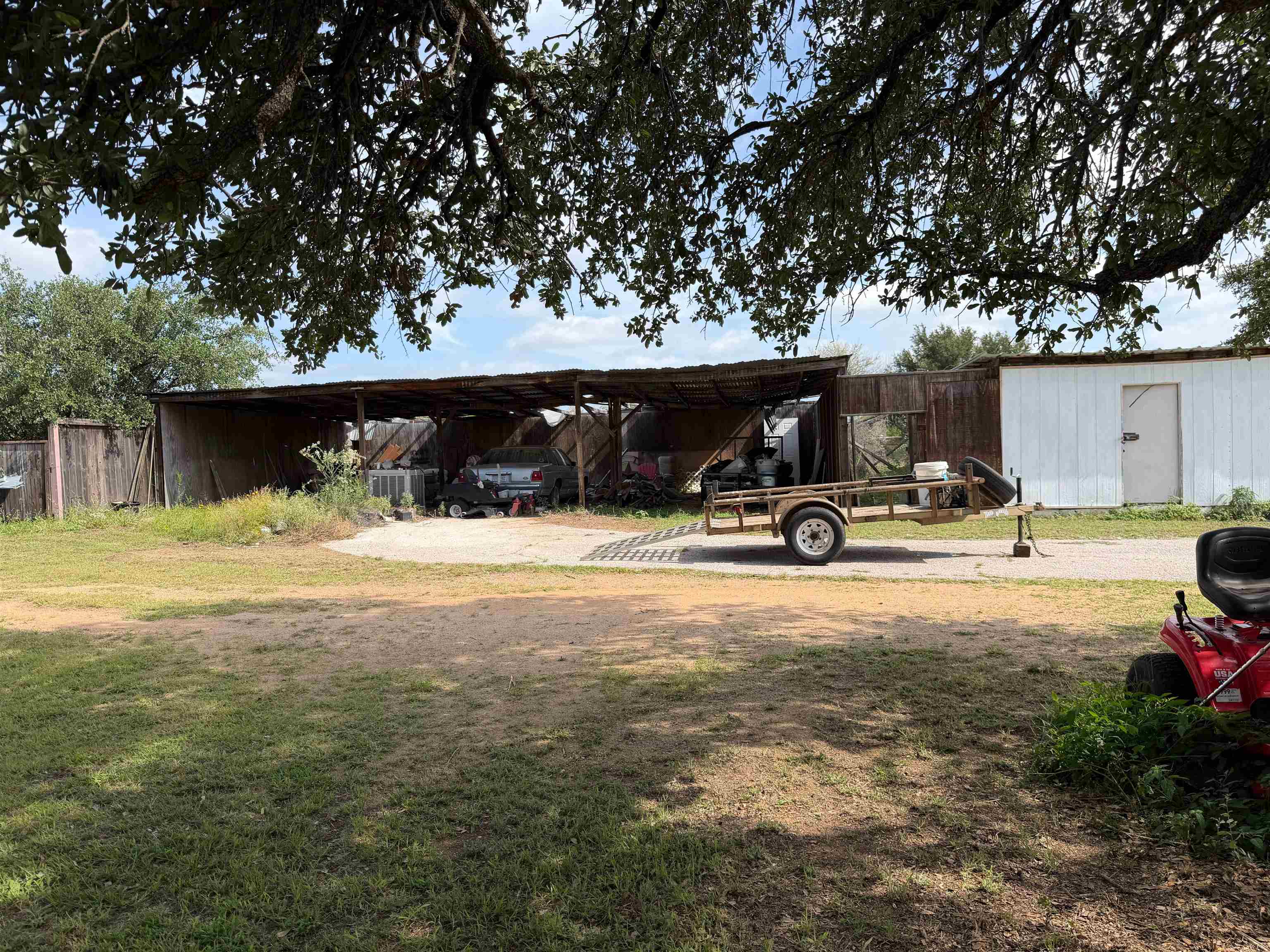 206 Thurman Loop Llano, TX 78643 - Photo 10 of 41