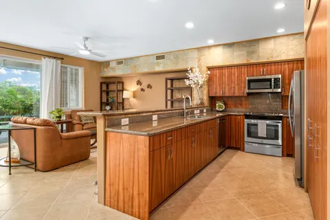 $895,000 | 75-6060 Kuakini Highway, Unit F4, Kailua-Kona, HI 96740