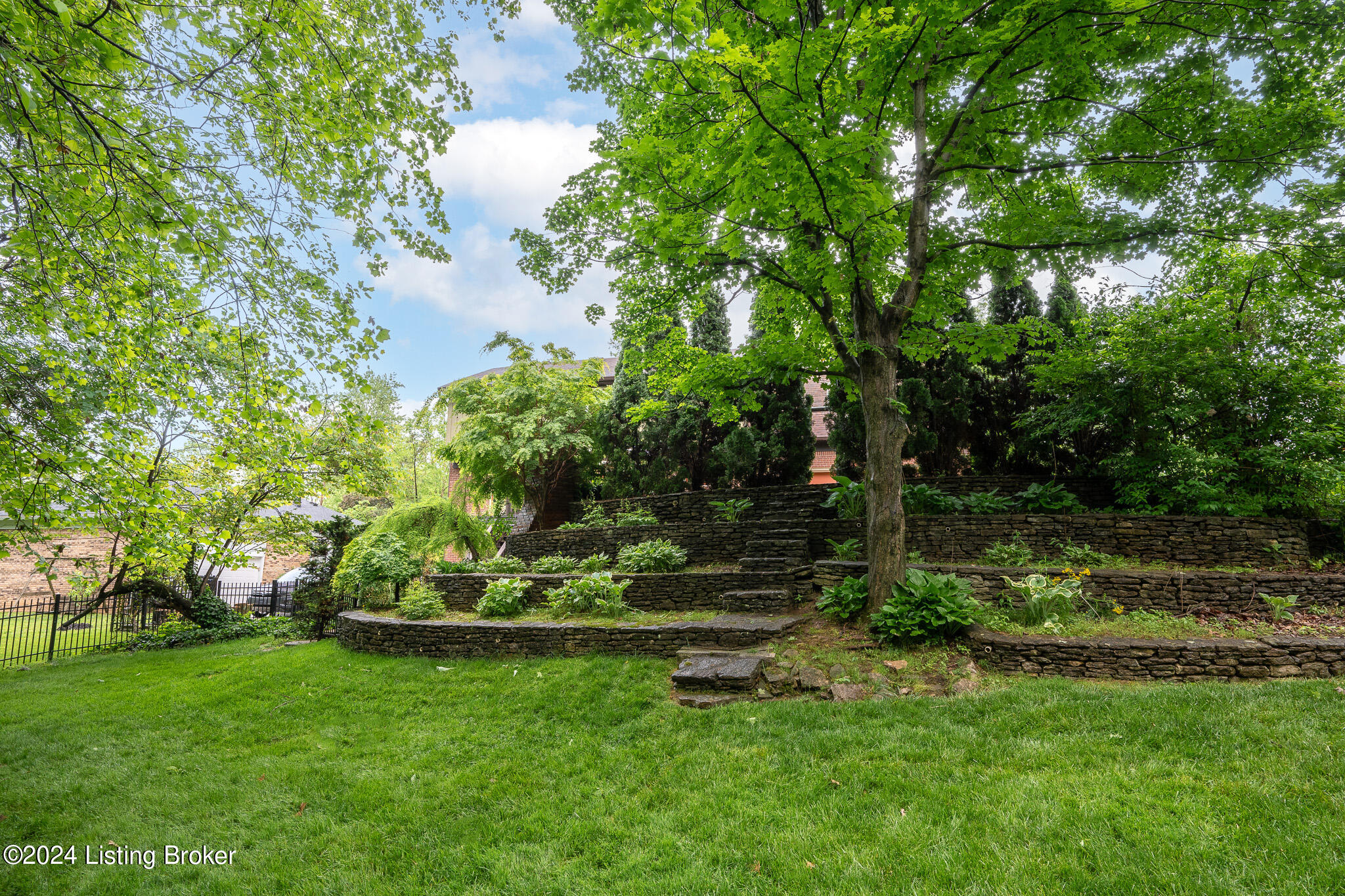 2312 Fallsview Road Louisville, KY 40207 - Photo 54 of 63 2312 Fallsview Rd-64
