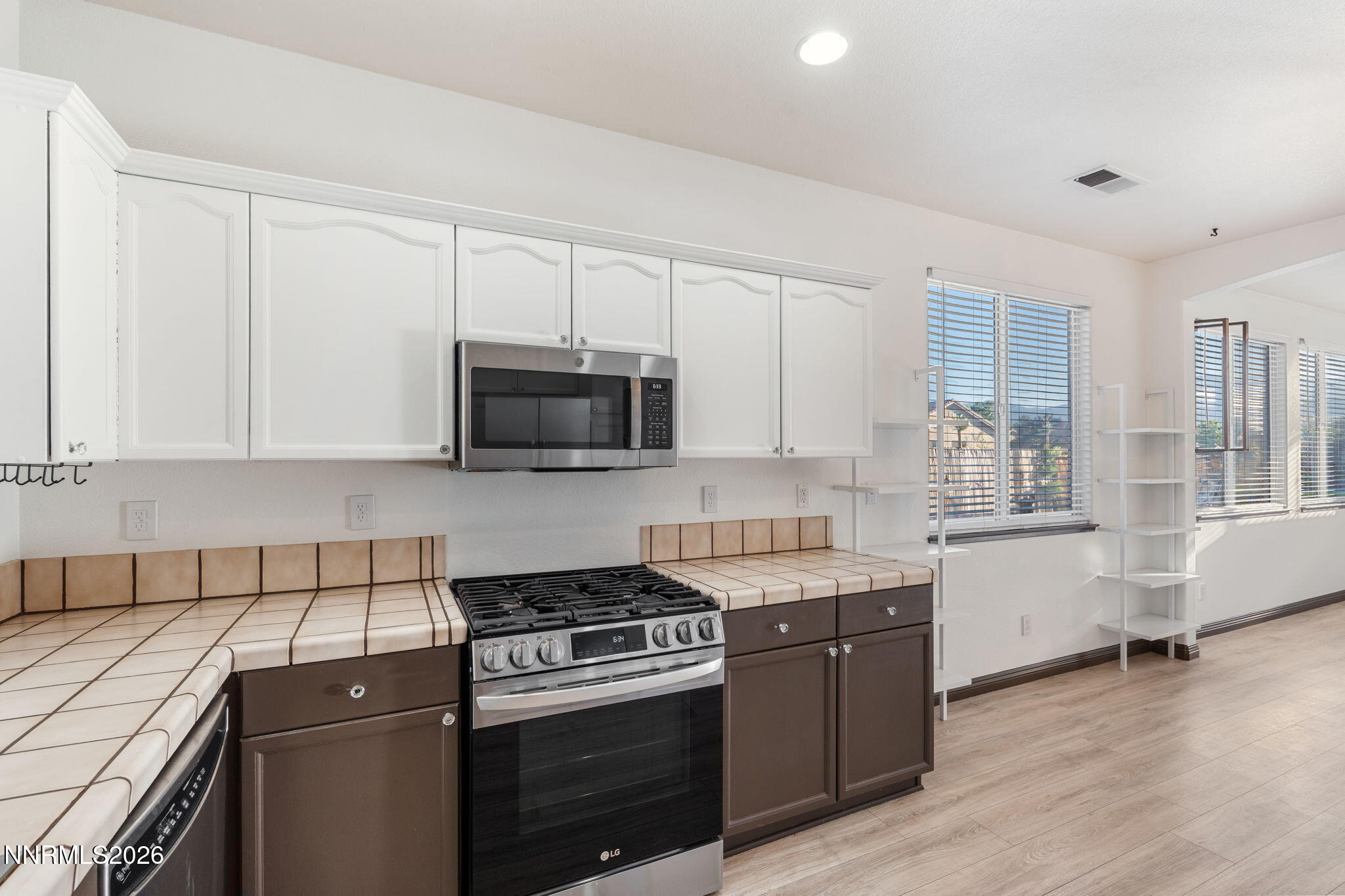 10235 Lucente Way Reno, NV 89521 - Photo 12 of 31 14-web-or-mls-DSC05127