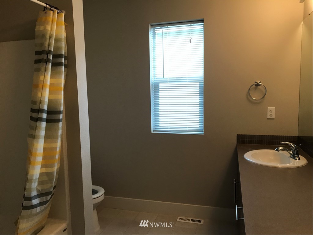 5205 Northeast 11th Place Renton, WA 98059 - Photo 14 of 33