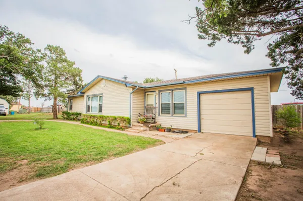 $210,000 | 402 17th Street, Levelland, TX 79336