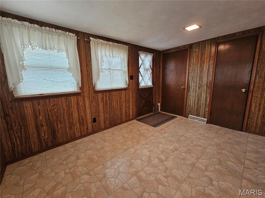 161 Main Street Fults, IL 62244 - Photo 11 of 54