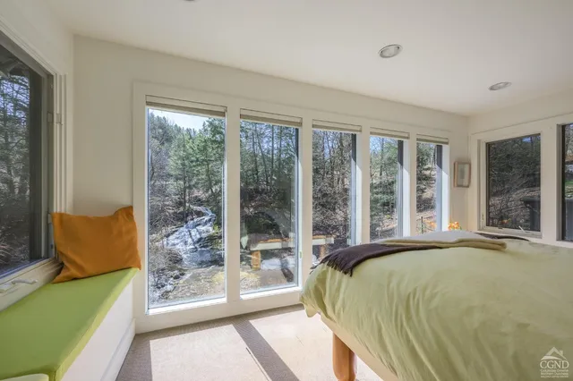 a view of a bird bath tub