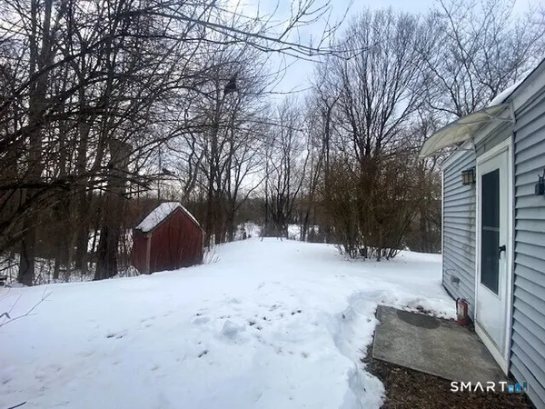 $1,750 | 47 A Quassuk Road, Woodbury, CT 06798