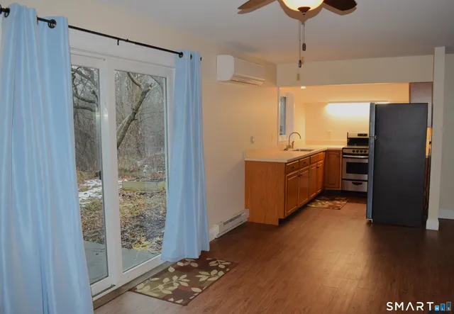 $1,750 | 47 A Quassuk Road, Woodbury, CT 06798