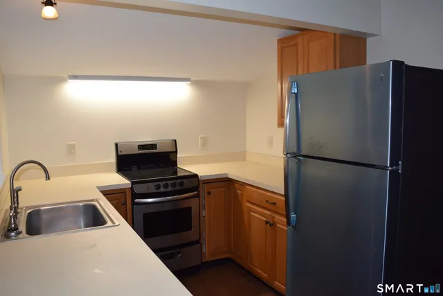 $1,750 | 47 A Quassuk Road, Woodbury, CT 06798