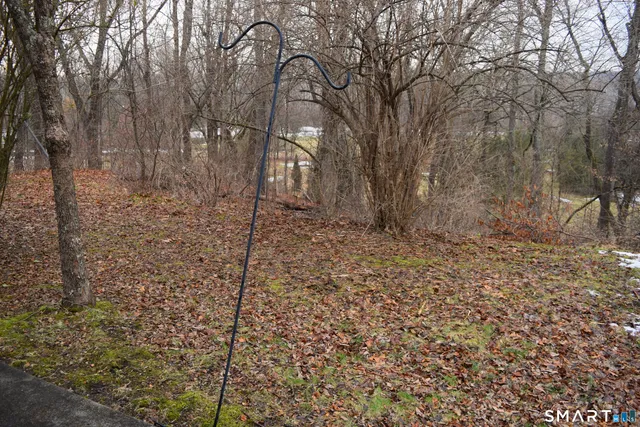 $1,750 | 47 A Quassuk Road, Woodbury, CT 06798