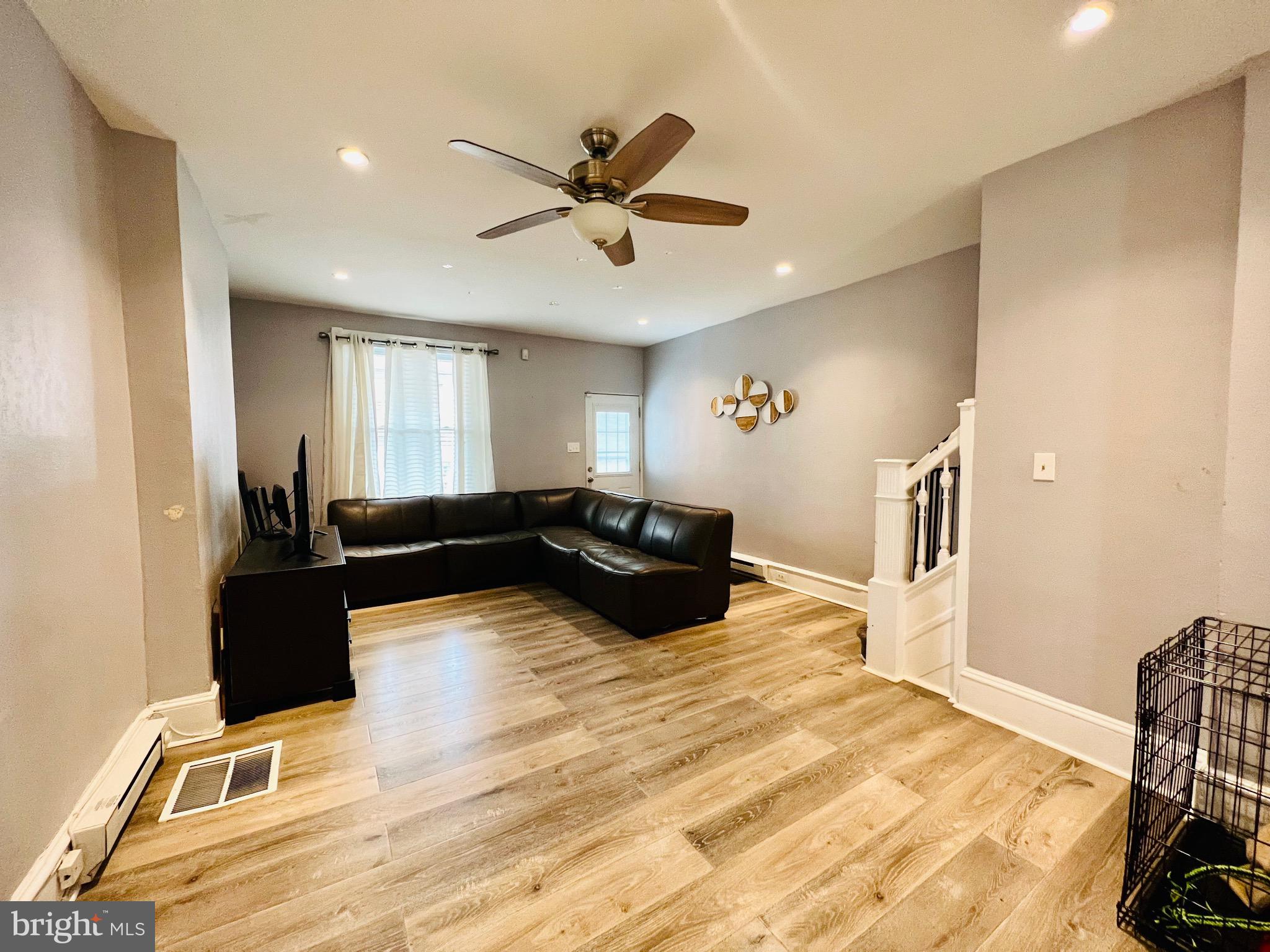 5240 North Front Street Philadelphia, PA 19120 - Photo 2 of 19