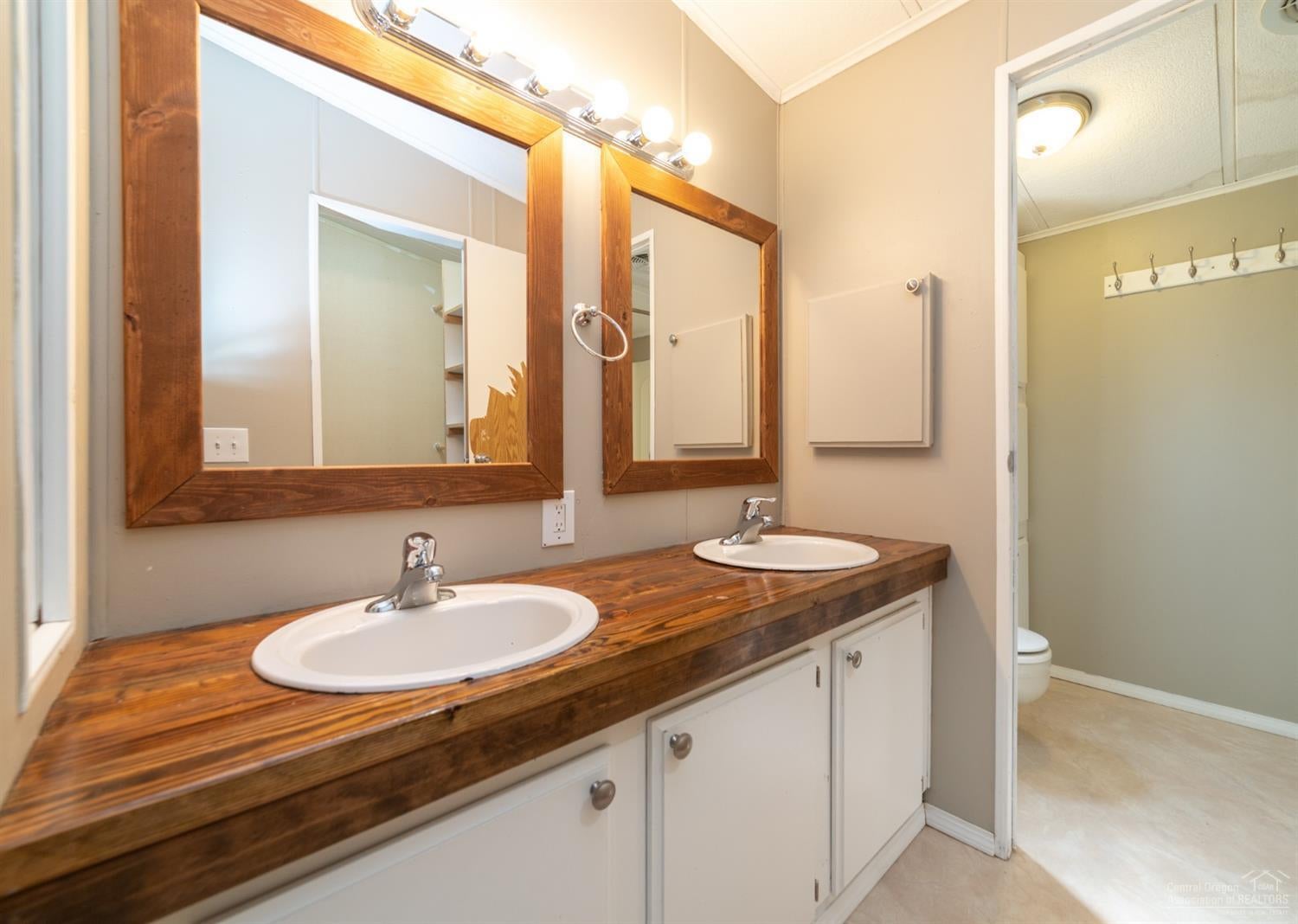 17387 Kent Road Sisters, OR 97759 - Photo 13 of 25 Gallery Image 13