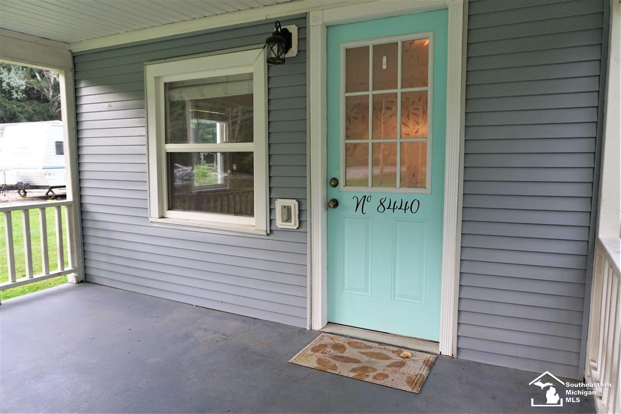 8440 Adler Road Lambertville, MI 48144 - Photo 7 of 39 50050032-6.JPG
