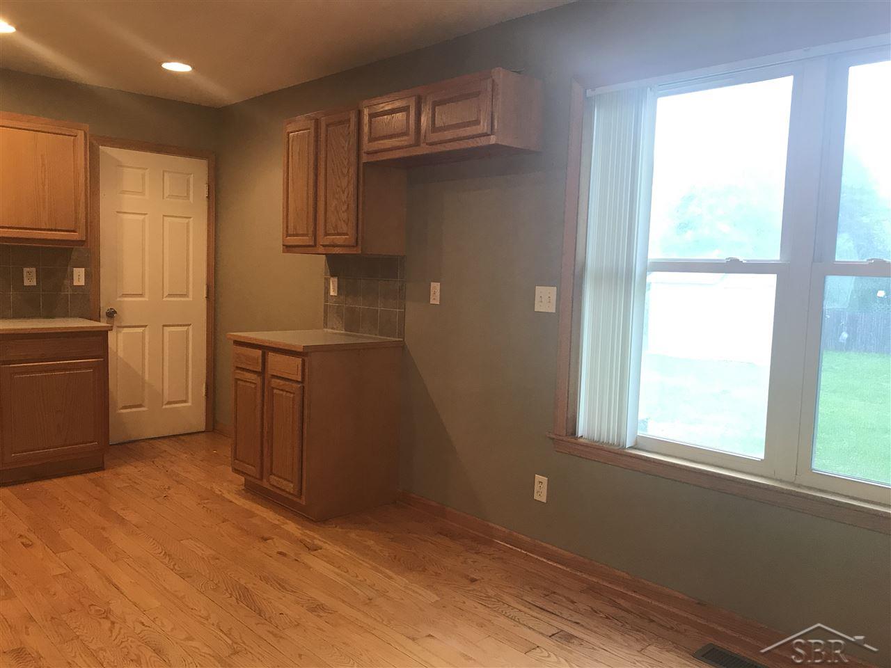 9810 West Freeland Road Freeland, MI 48623 - Photo 12 of 27 31358151-11.JPG