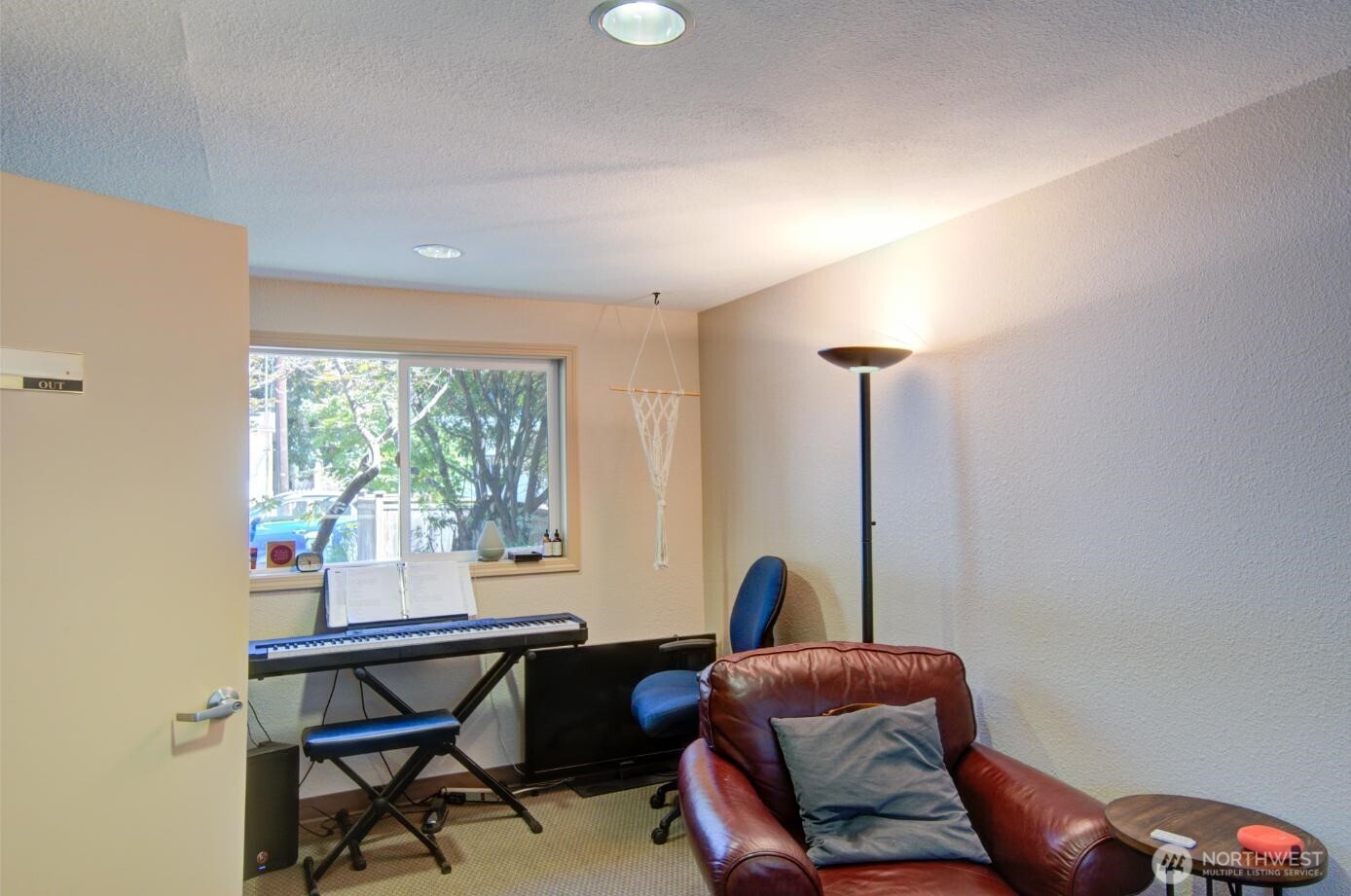 7522 221st Place Southwest Edmonds, WA 98026 - Photo 13 of 16 a work room with furniture and a window