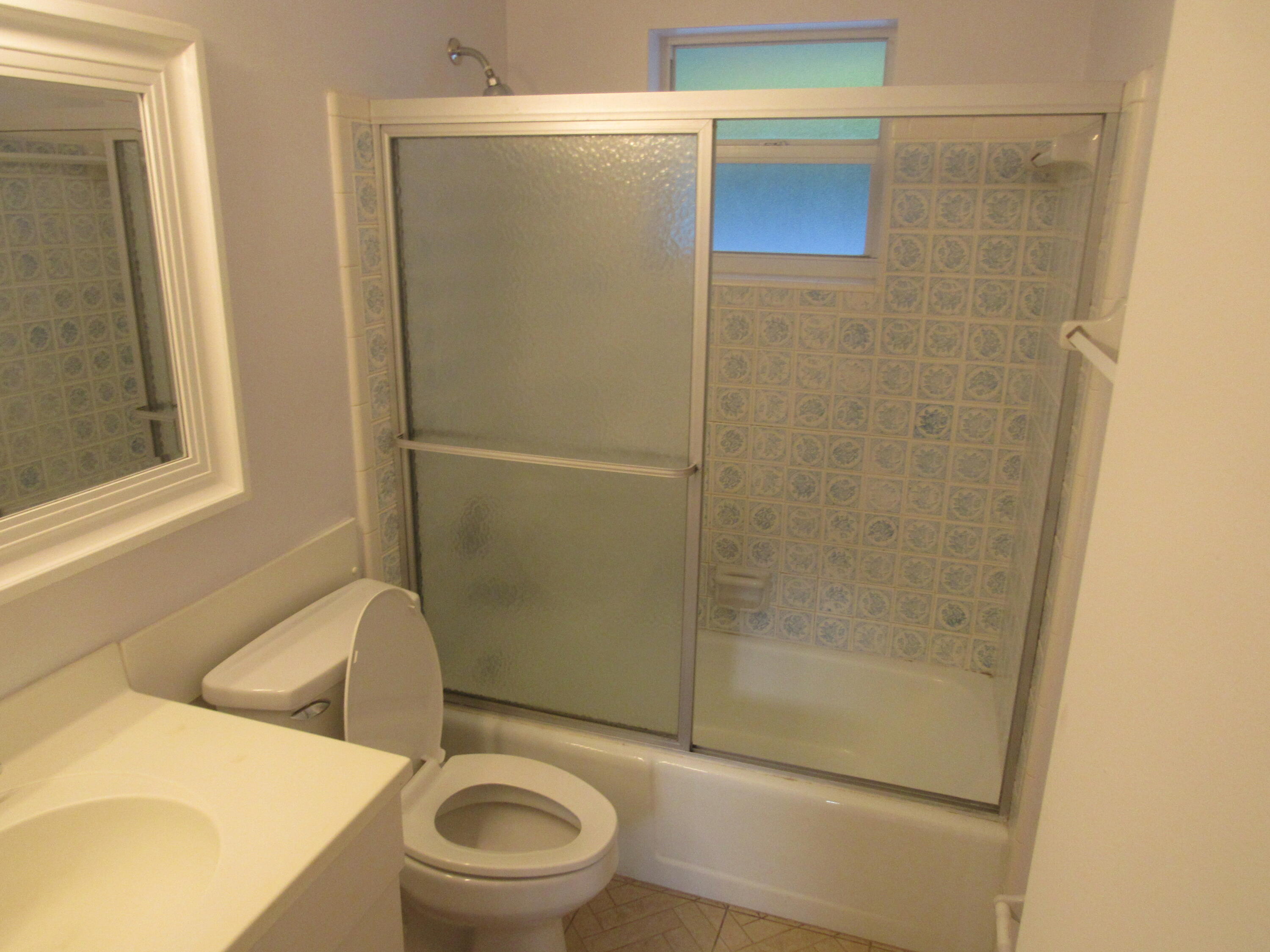 15 Sailfish Lane Ocean Ridge, FL 33435 - Photo 8 of 10 15 Sailfish-Bathroom 2 (1)