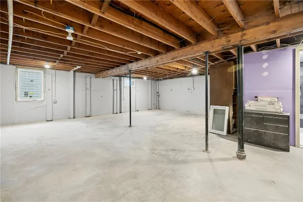 $379,000 | 211 North Lincoln Street, Garnett, KS 66032