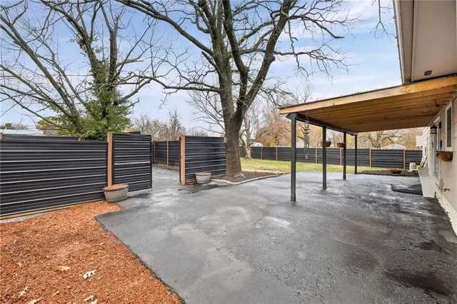 $379,000 | 211 North Lincoln Street, Garnett, KS 66032