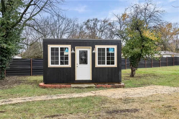 $379,000 | 211 North Lincoln Street, Garnett, KS 66032