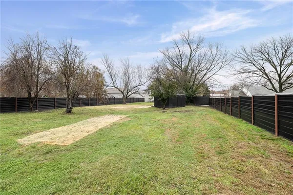 $379,000 | 211 North Lincoln Street, Garnett, KS 66032