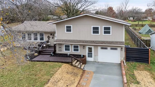 $379,000 | 211 North Lincoln Street, Garnett, KS 66032