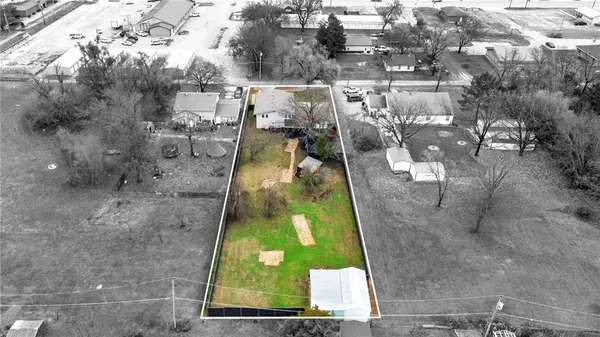 $379,000 | 211 North Lincoln Street, Garnett, KS 66032