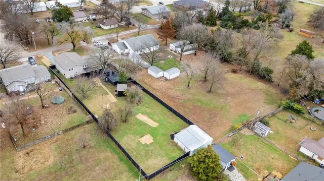 $379,000 | 211 North Lincoln Street, Garnett, KS 66032