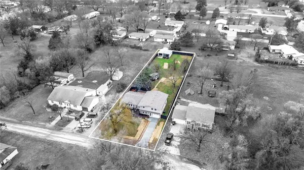 $379,000 | 211 North Lincoln Street, Garnett, KS 66032