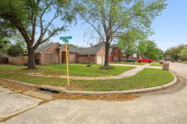 18617 Hiddenbay Way Spring, TX 77379 - Photo 3 of 25 Gallery Image 3