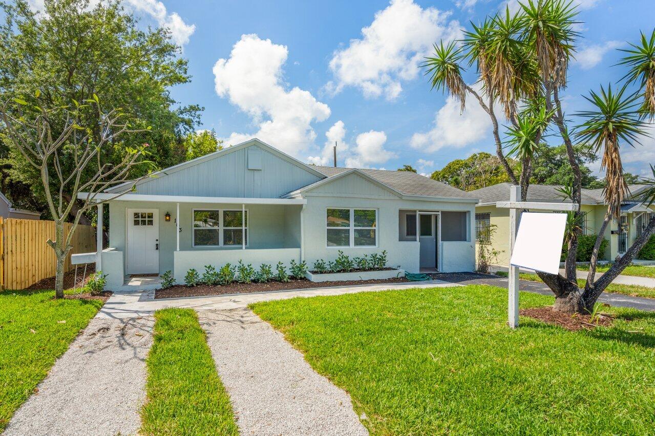 163 Silver Beach Road Riviera Beach, FL 33403 - Photo 6 of 33 003-163SilverBeachRoad-LakePark-FL-33403