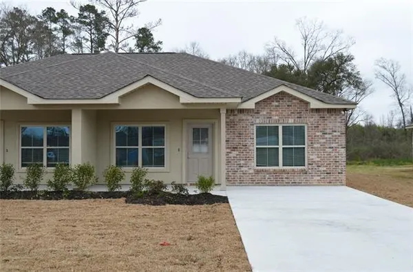 $1,150 | 128 Village Oaks Boulevard, Ponchatoula, LA 70454