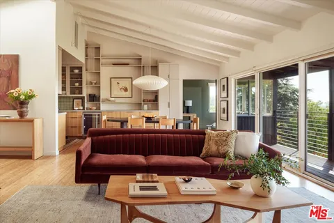 $2,399,000 | 2015 Hollyvista Avenue, Los Angeles, CA 90027