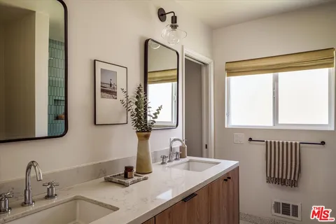 $2,399,000 | 2015 Hollyvista Avenue, Los Angeles, CA 90027