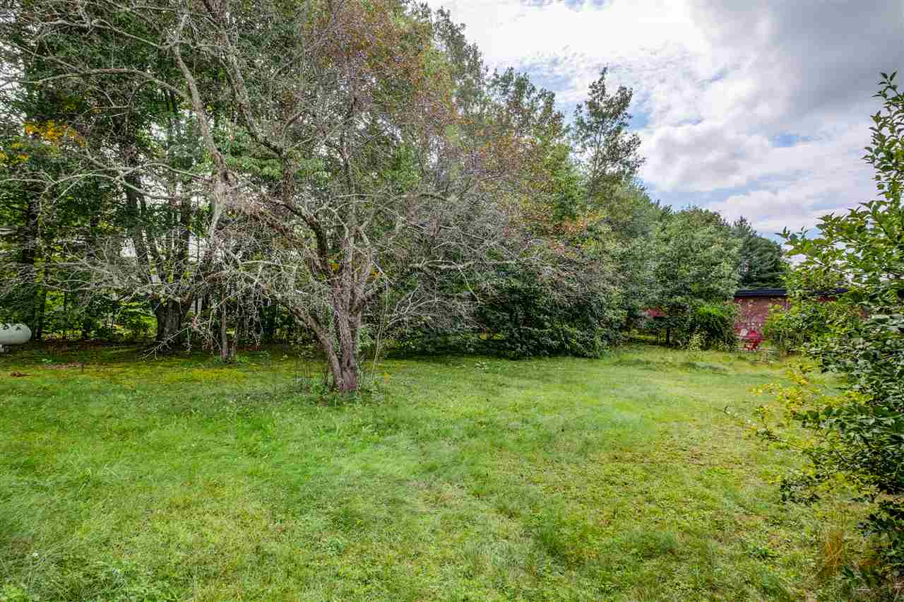 214 Maple Street Hopkinton, NH 03229 - Photo 4 of 40 Gallery Image 4