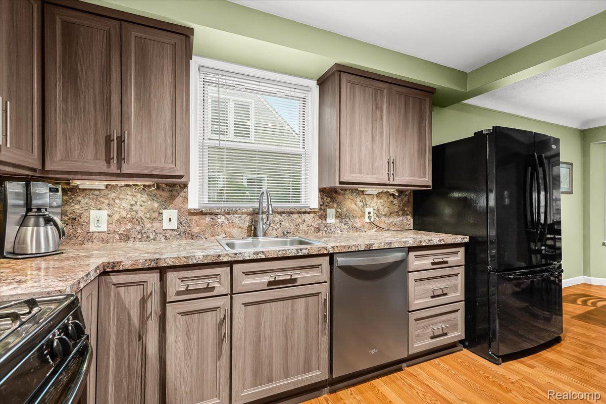 1738 Eaton Road Berkley, MI 48072 - Photo 10 of 28 Gallery Image 10