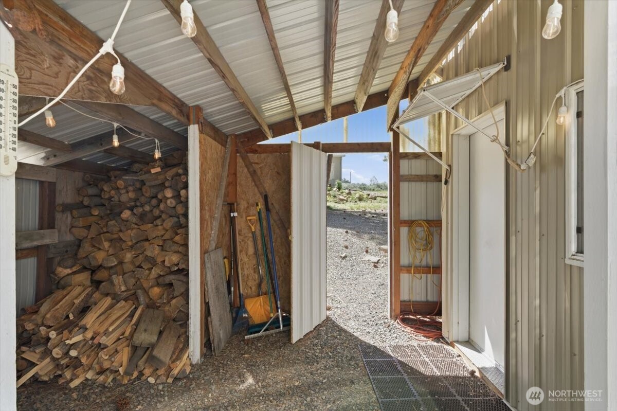 389 Muledeer Road East Wenatchee, WA 98802 - Photo 24 of 36