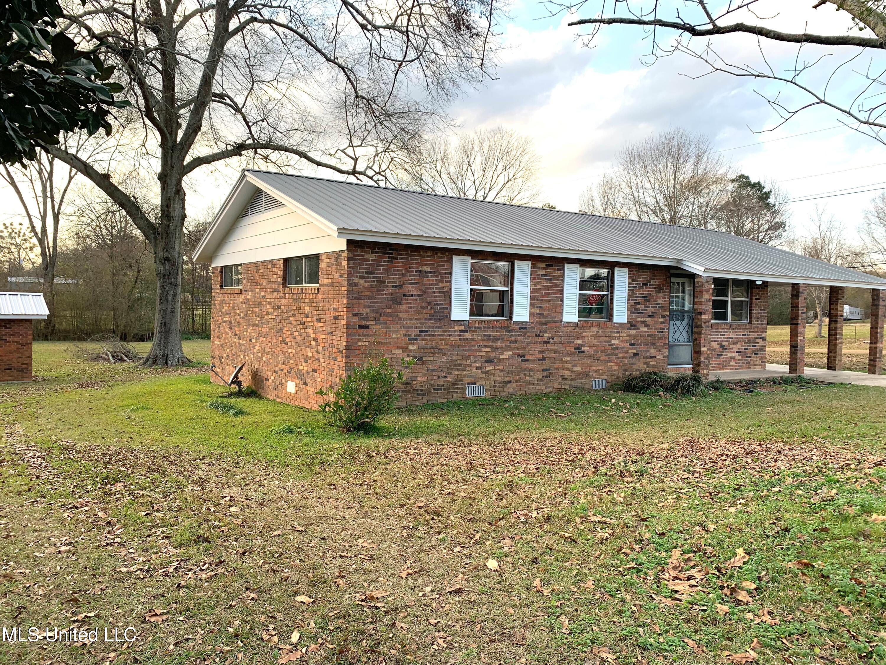 158 Sharp Street Sebastopol, MS 39189 - Photo 3 of 17 Sebastopol Sharp 3