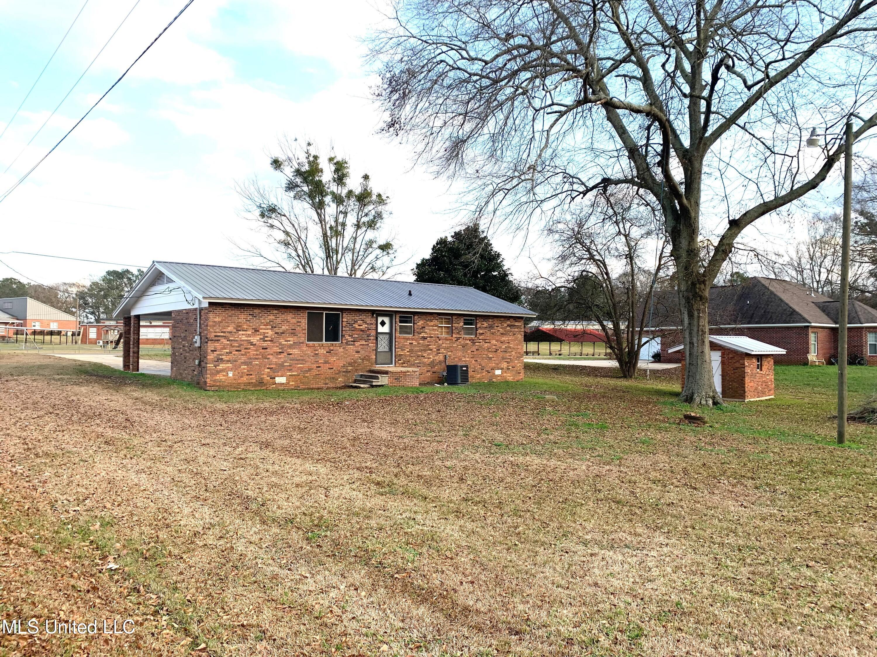 158 Sharp Street Sebastopol, MS 39189 - Photo 5 of 17 Sebastopol Sharp 5