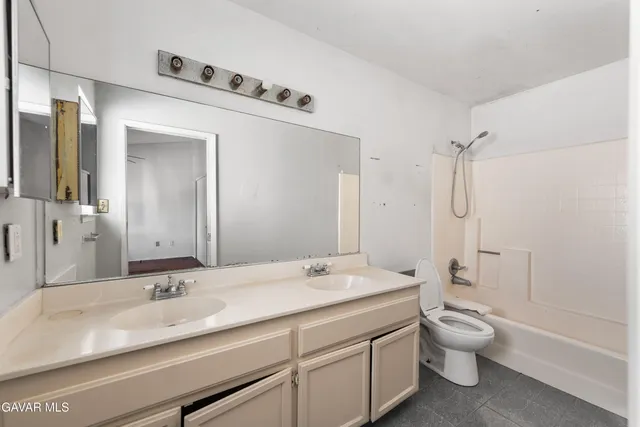 a view of a pathway of a building