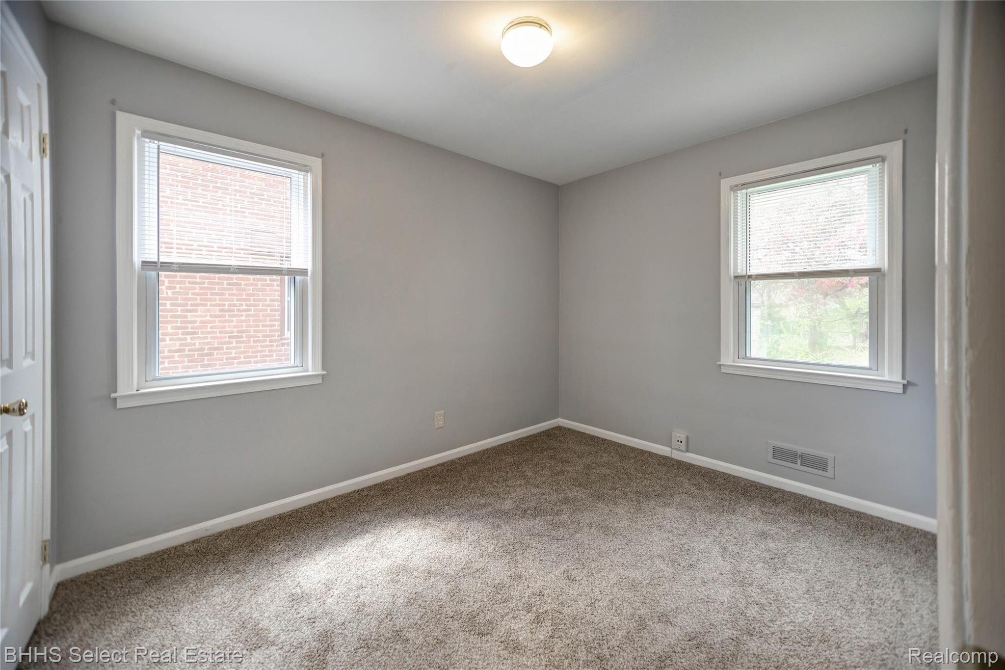 637 Patterson Court Inkster, MI 48141 - Photo 18 of 42 637 Patterson-17.jpg