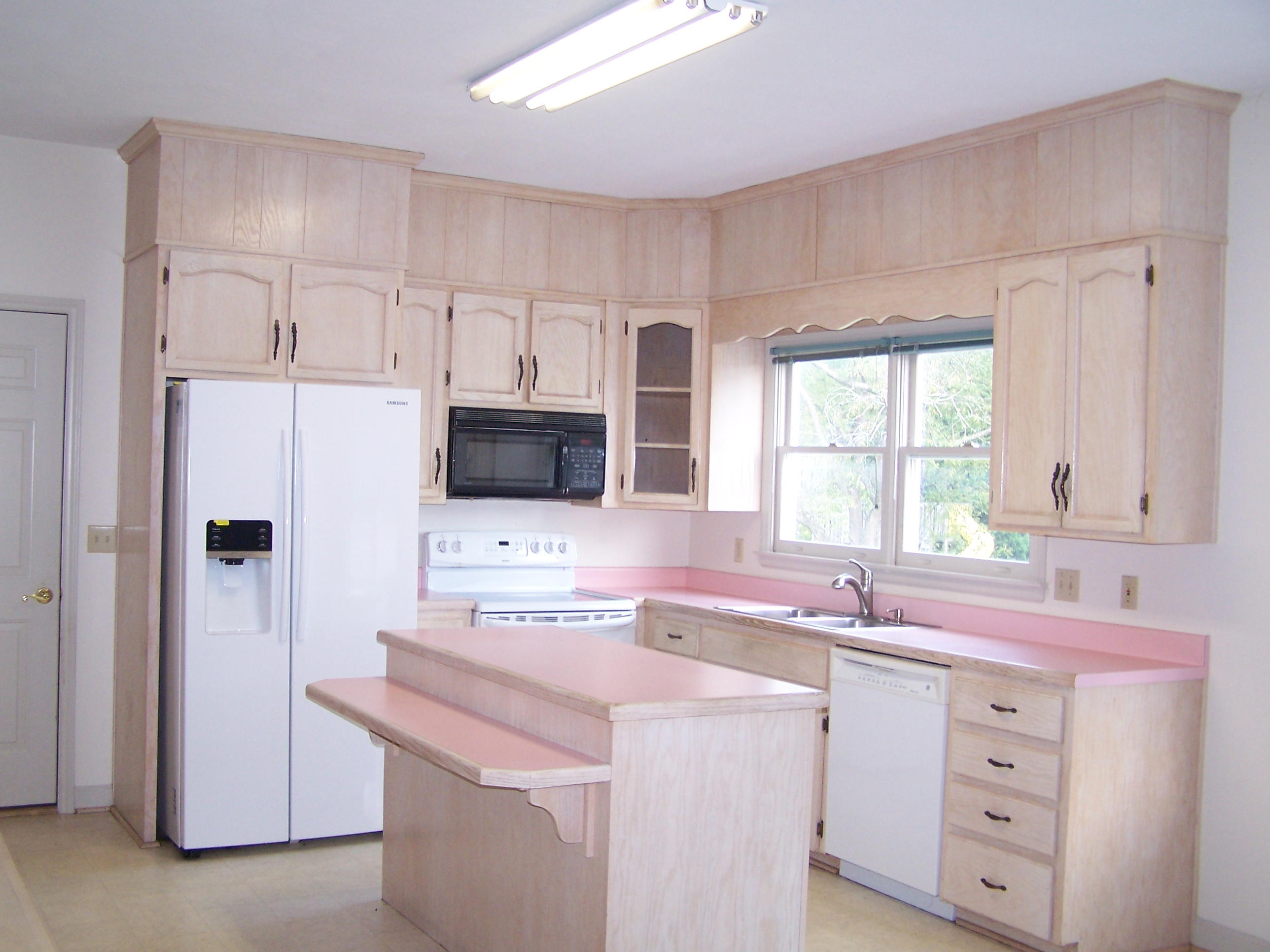 219 Winesap Road Roanoke, VA 24019 - Photo 5 of 31 Kitchen