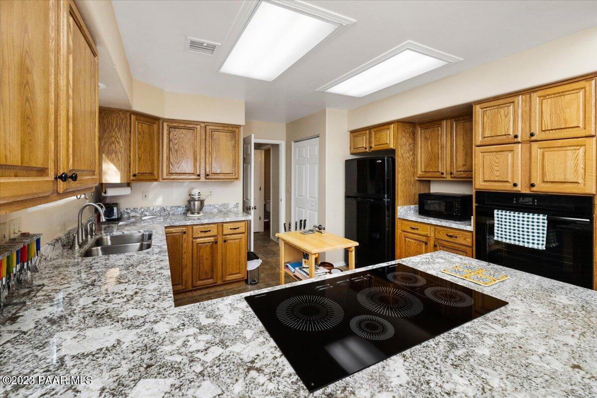 2625 West Nighthawk Road Chino Valley, AZ 86323 - Photo 12 of 42 Kitchen - 2625 Night Hawk Road