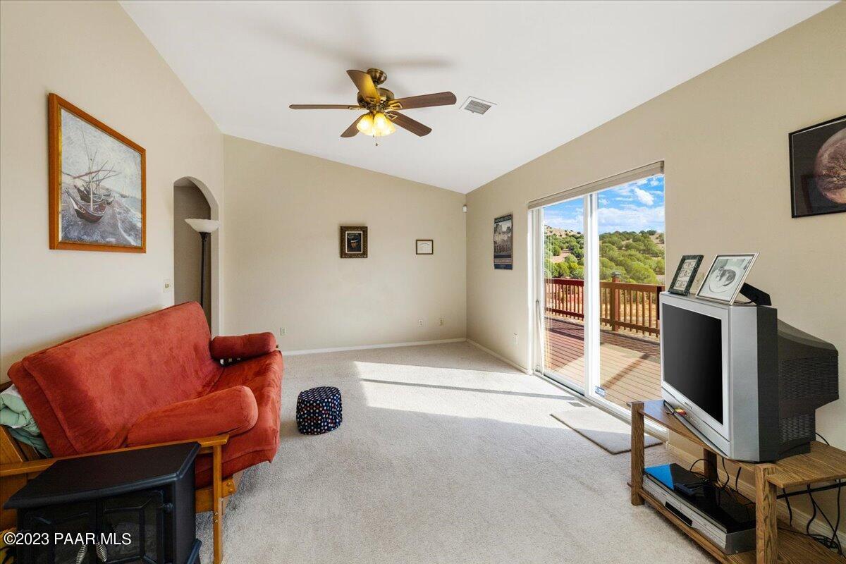 2625 West Nighthawk Road Chino Valley, AZ 86323 - Photo 7 of 42 Living Room - 2625 Night Hawk Road
