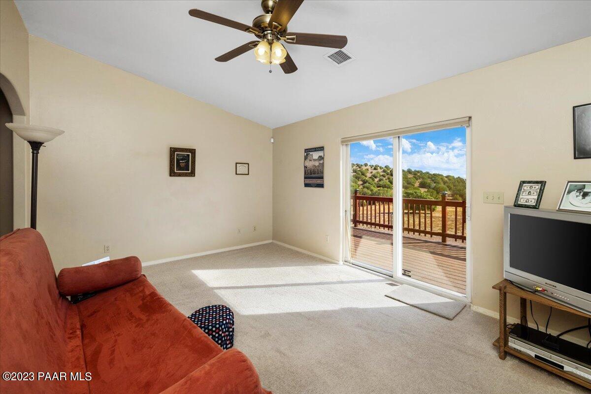2625 West Nighthawk Road Chino Valley, AZ 86323 - Photo 8 of 42 Living Room - 2625 Night Hawk Road
