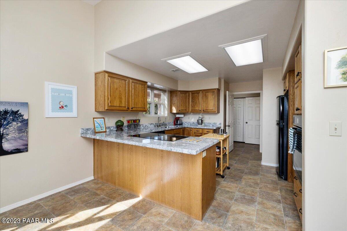 2625 West Nighthawk Road Chino Valley, AZ 86323 - Photo 9 of 42 Kitchen - 2625 Night Hawk Road