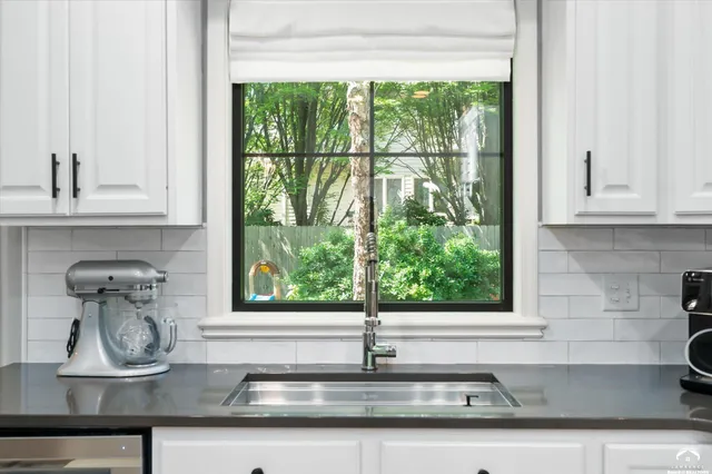 $749,000 | 2009 Riviera Court, Lawrence, KS 66047