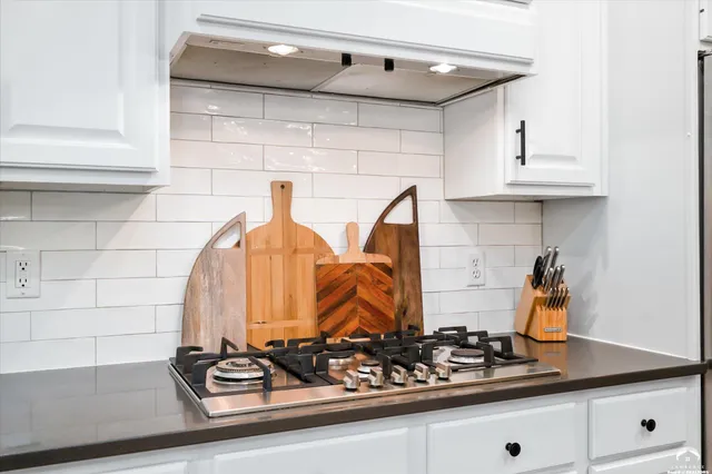 $749,000 | 2009 Riviera Court, Lawrence, KS 66047