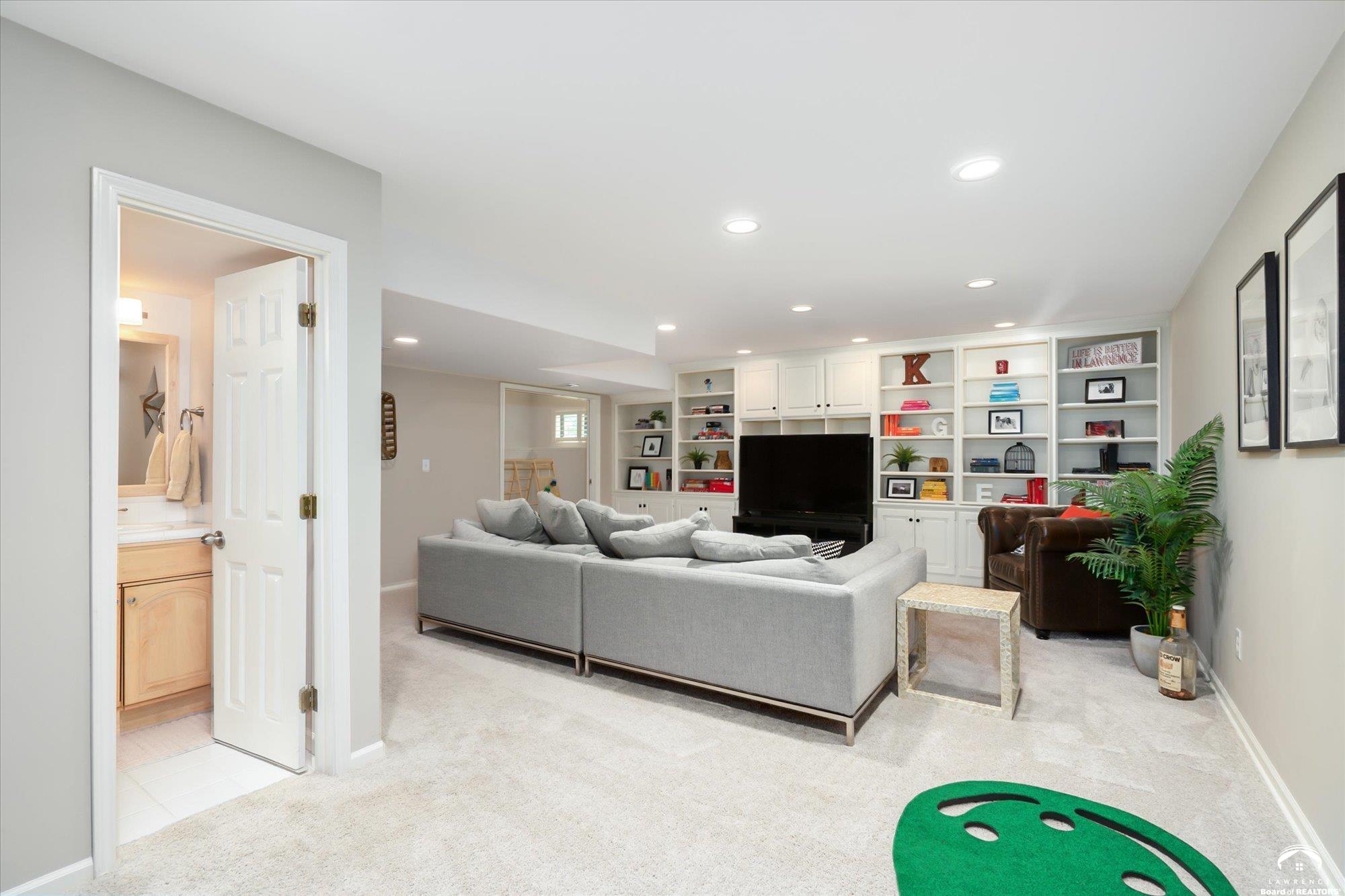 2009 Riviera Court Lawrence, KS 66047 - Photo 46 of 87