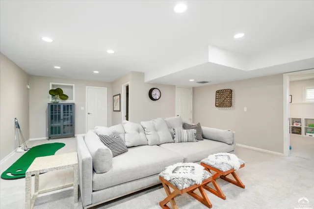 $749,000 | 2009 Riviera Court, Lawrence, KS 66047