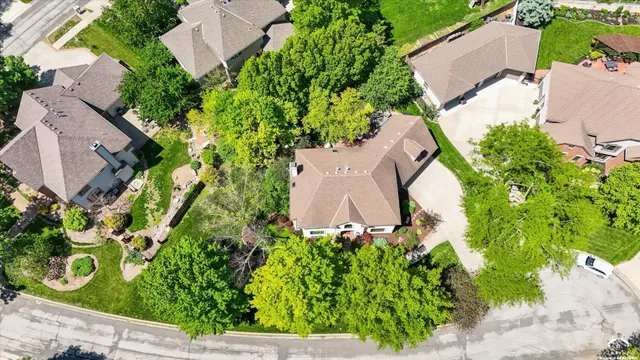 $749,000 | 2009 Riviera Court, Lawrence, KS 66047